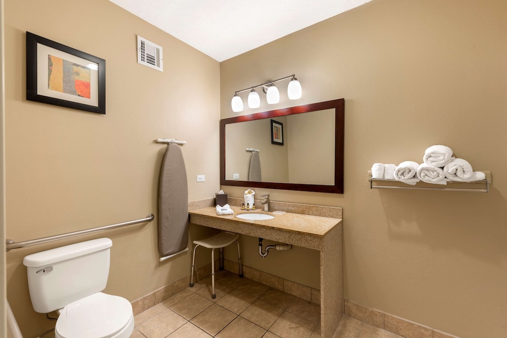 Standard Room, 2 Queen Beds, Accessible, Bathtub - Photo 4