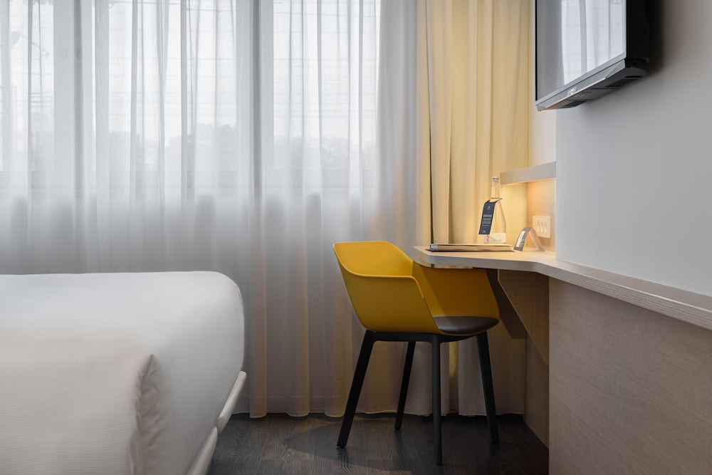 Double or Twin Room (Children Sharing Bed) - Photo 4