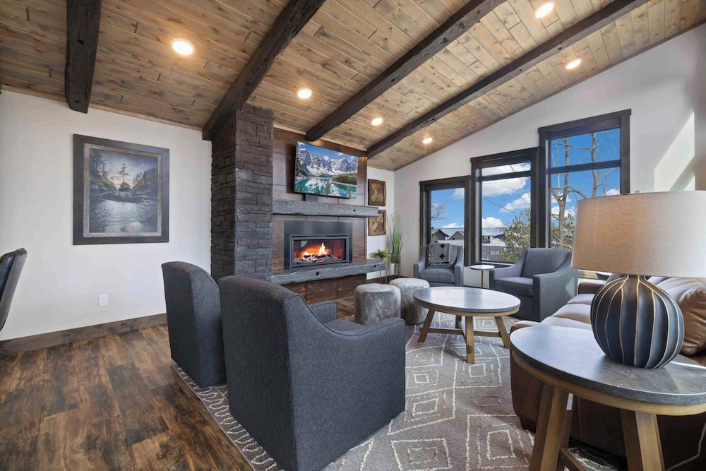 4 Bedroom Woodsmoke Cabin