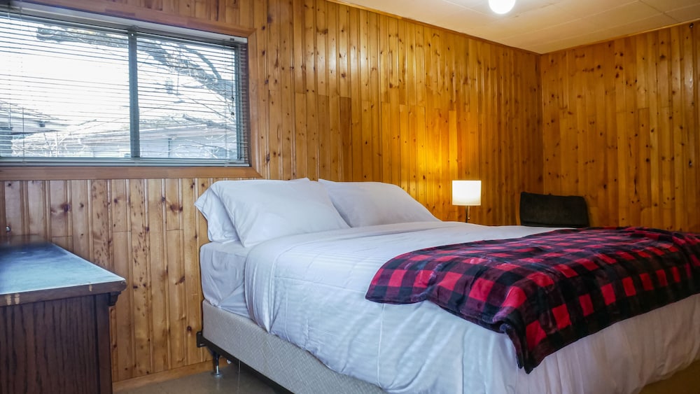 Traditional Cabin photo 3