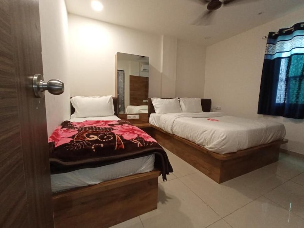 Deluxe Non AC Room - Photo 2