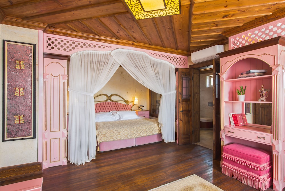 King Stone or Cave Suite photo 2