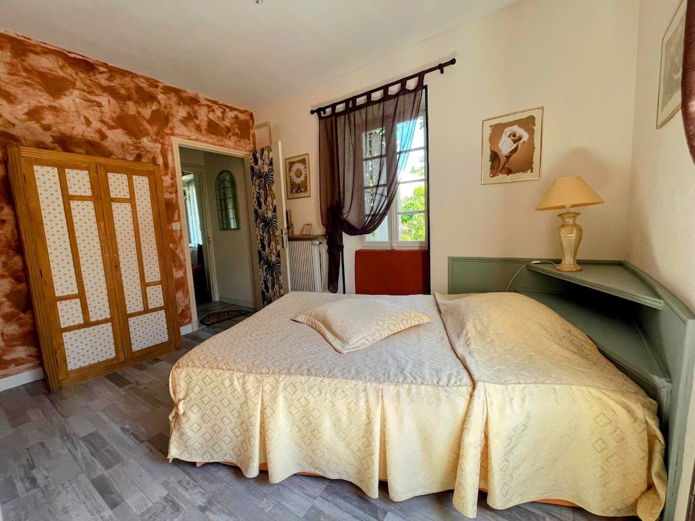 Classic Single Room