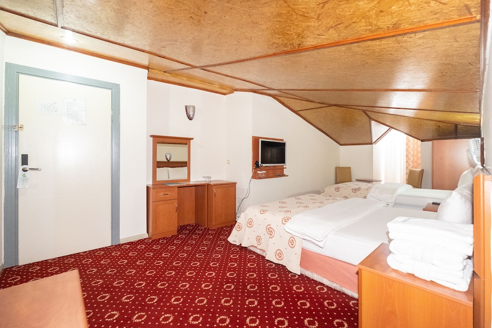 Economy Room - Photo 3