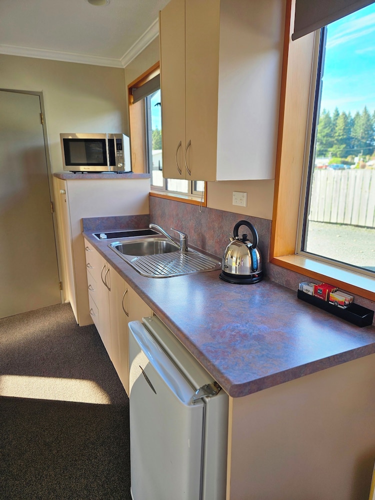 Standard Suite, 1 Queen Bed, Garden View photo 1