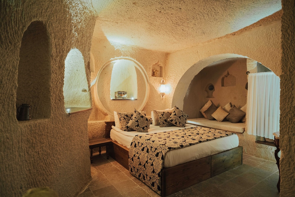 Standard Cave or Stone Room - Photo 1