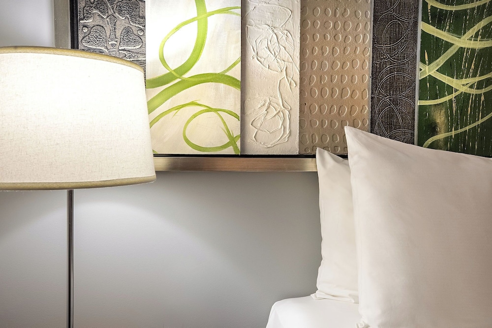 Junior Suite, 1 King Bed and 1 queen bed, Mountain View