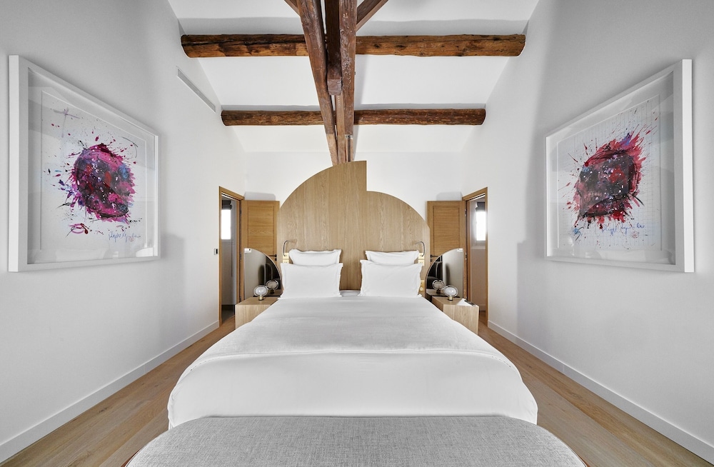Deluxe Room - Photo 7