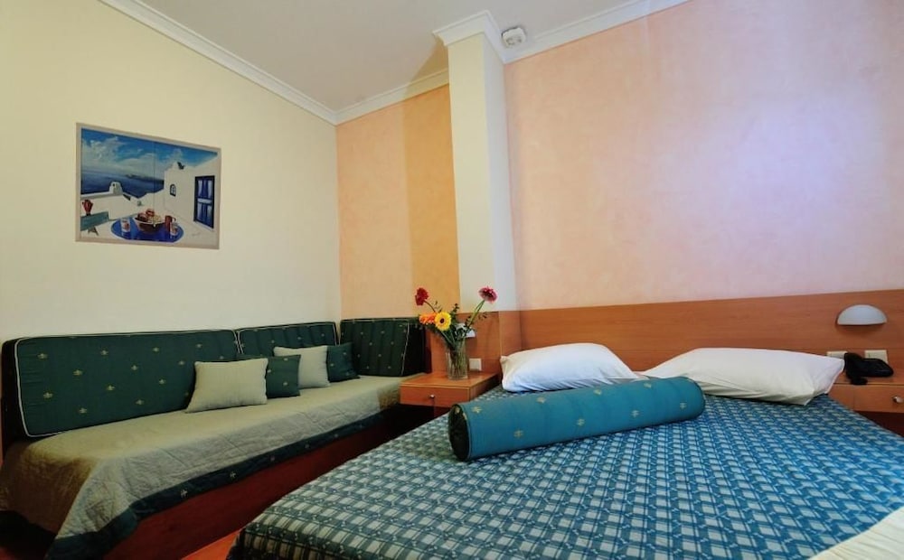 Double or Twin Room, 1 Double or 2 Twin Beds, Sea View - Photo 4