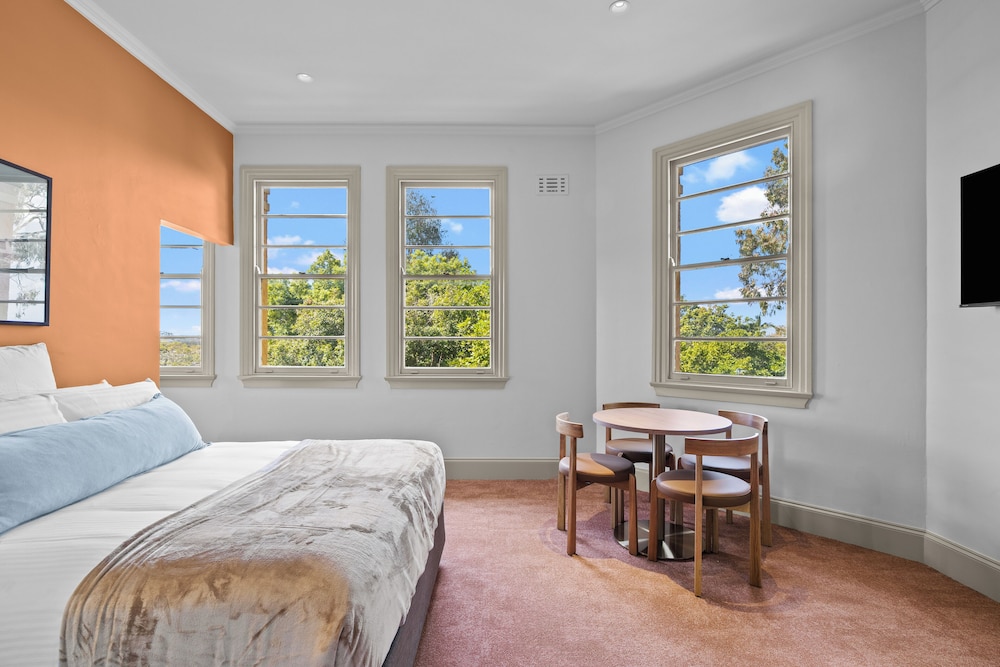 Family Quadruple Room, 2 Queen Beds, Non Smoking
