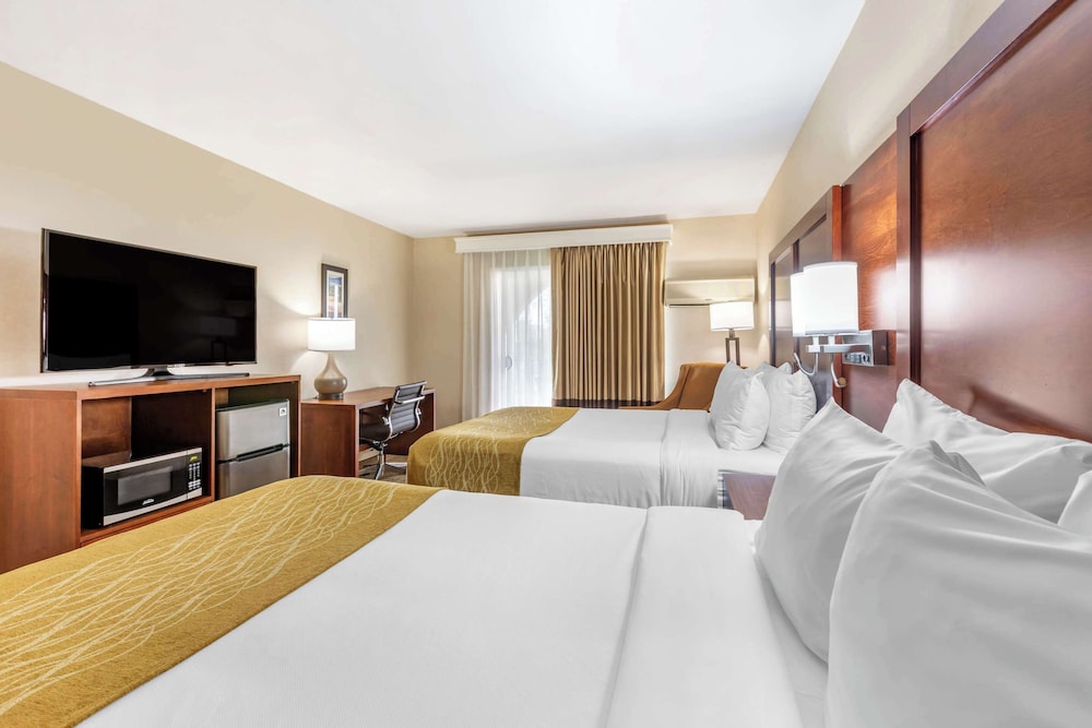 Standard Room, 2 Queen Beds, Non Smoking - Photo 4