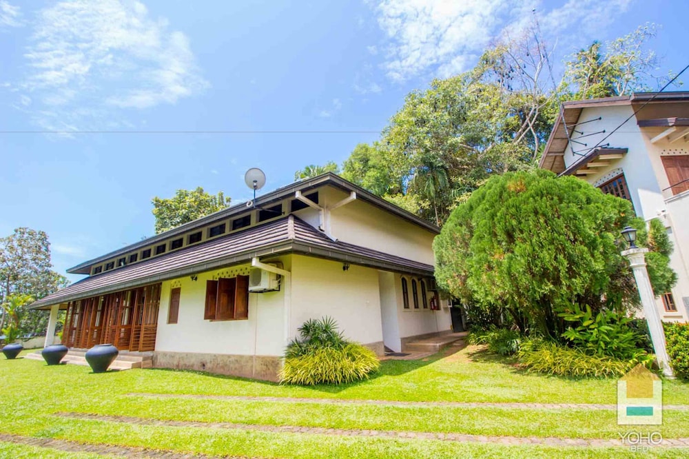 Villa photo 2
