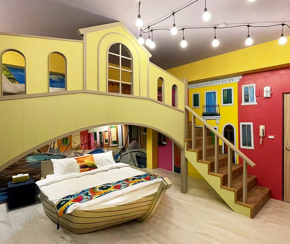 City Quadruple Room - Photo 2