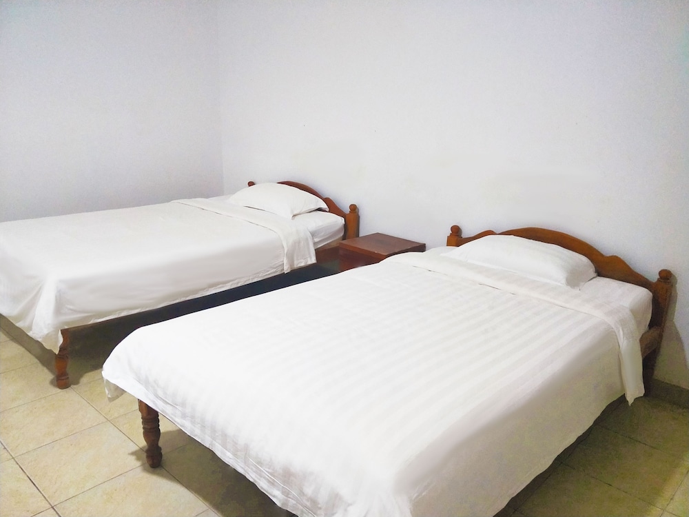 Economy Twin Room