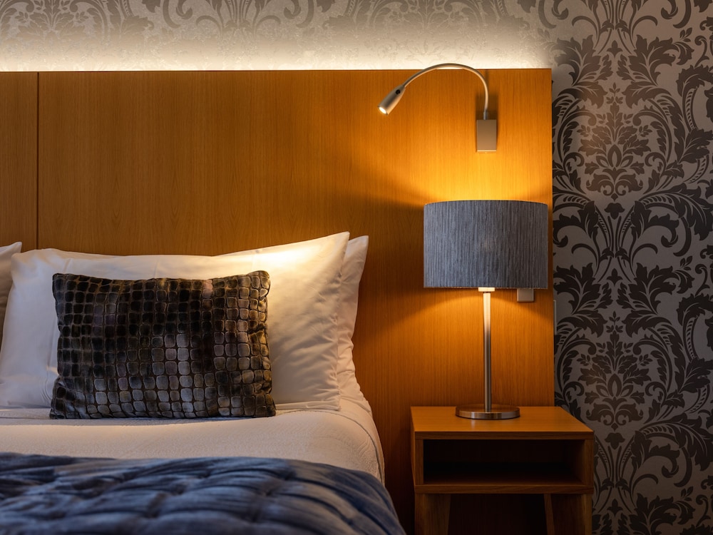 Premier Room