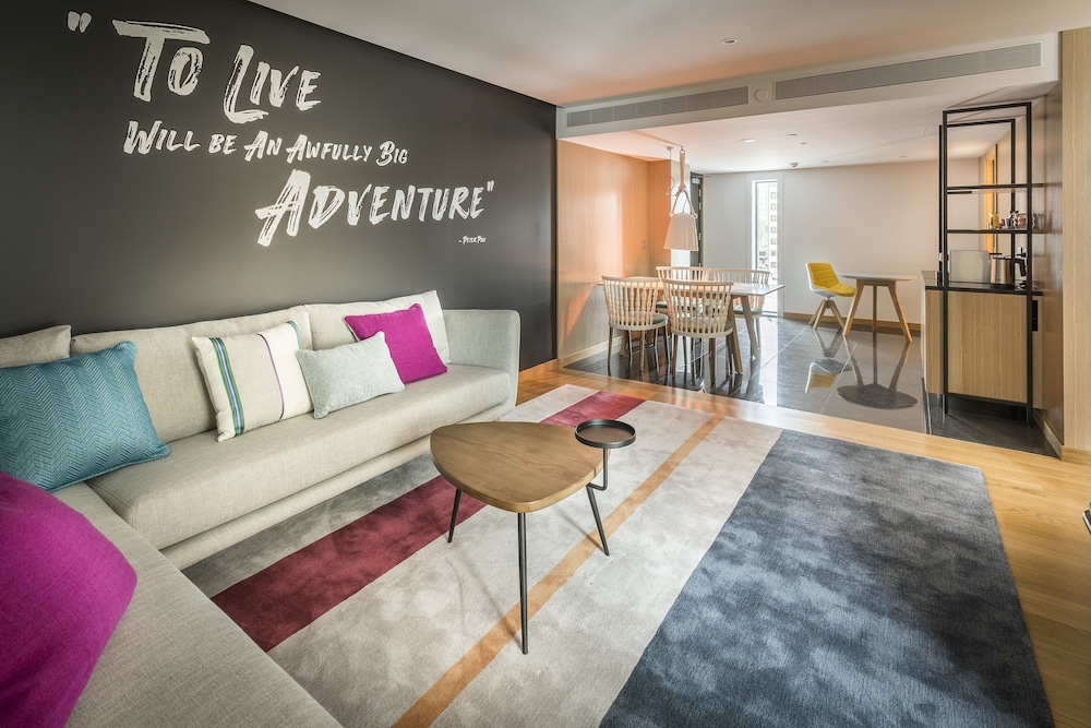 Suite (Harbour View Inclusions Galore) - Photo 1