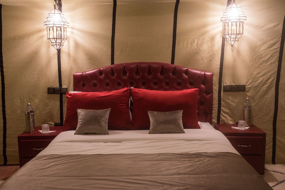 Luxury Tent, 3 Twin Beds photo 1