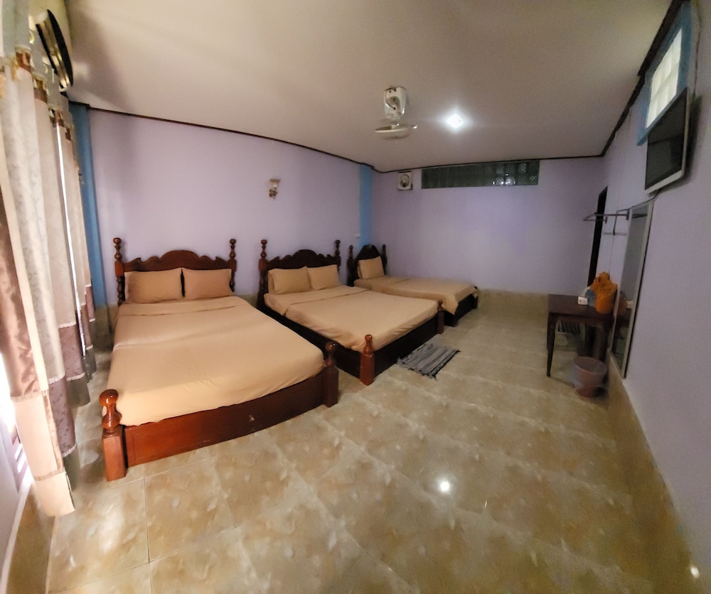 Deluxe Quadruple Room, City View photo 2
