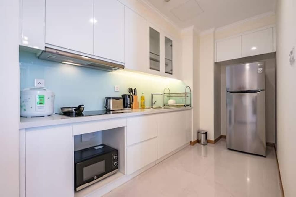 1BR Apartment Landmark Plus Tower with Landmark 81 view - Skyway