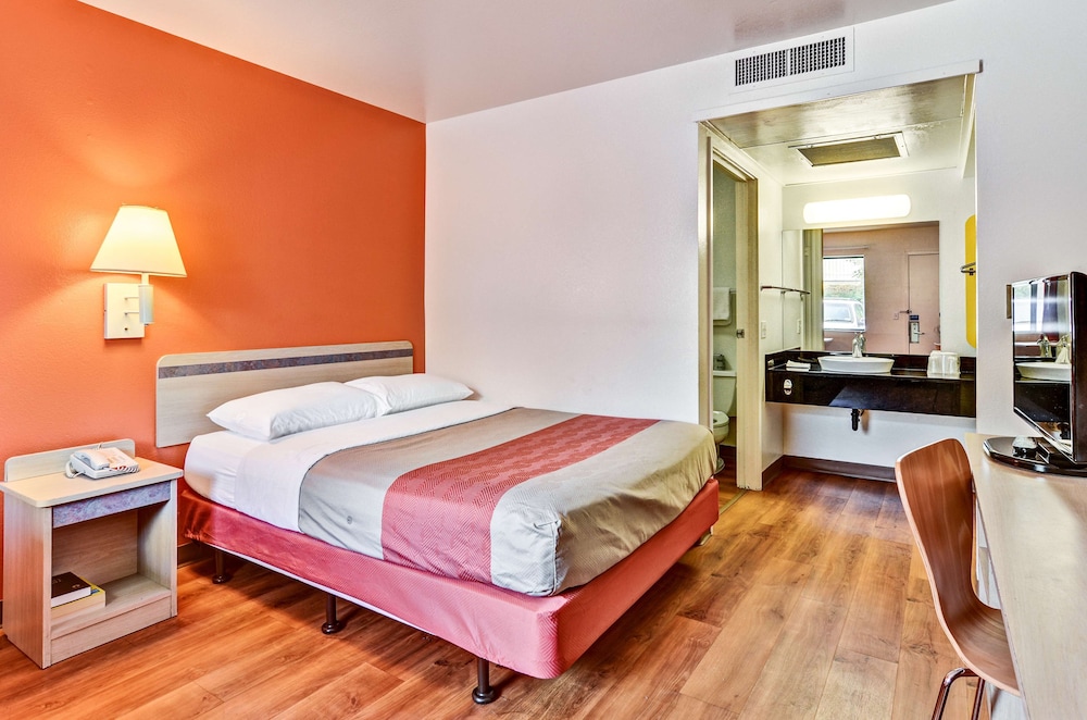 Standard Room, 1 Double Bed, Non Smoking photo 1