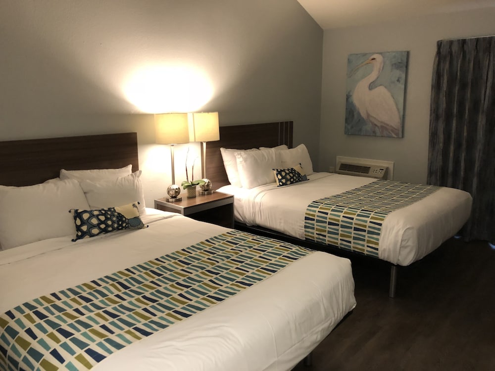 Room, 2 Queen Beds photo 2