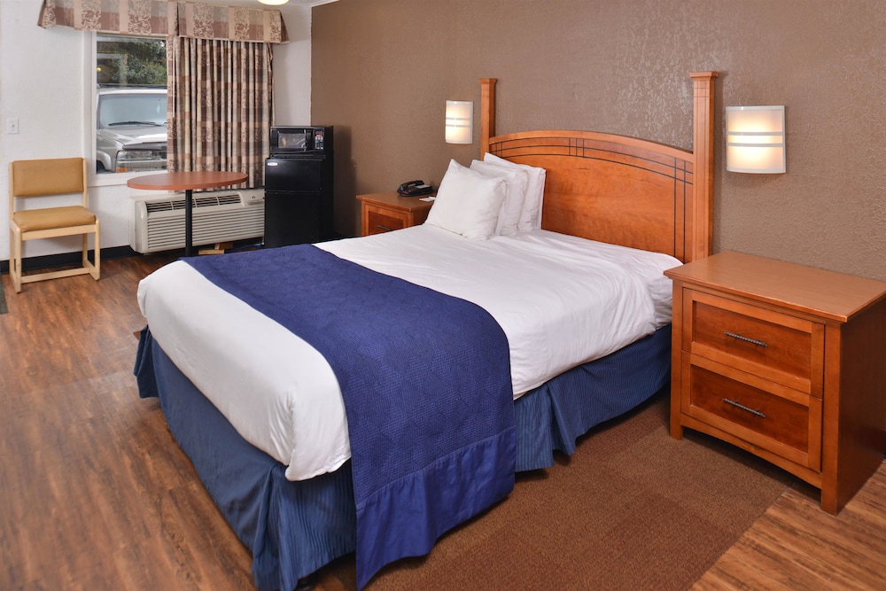Room, 1 Queen Bed, Non Smoking, Kitchenette photo 1