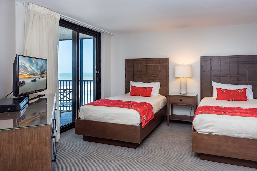 Two Bedroom Condo BEACHFRONT photo 2