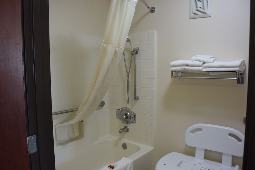 Room, 2 Queen Beds, Accessible, Non Smoking (Pet-Friendly, Mobility) - Photo 2