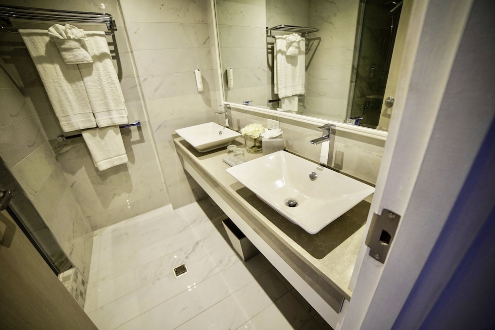 Grand Room, 1 King Bed, Hot Tub, Oceanfront