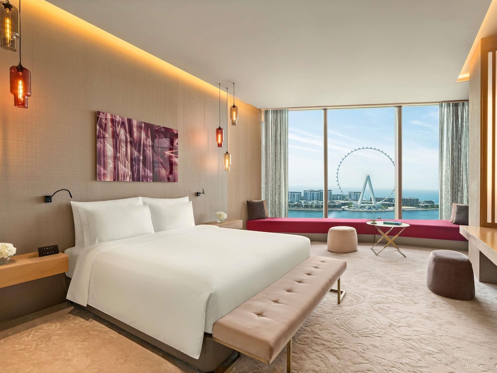 Room (Panorama)
