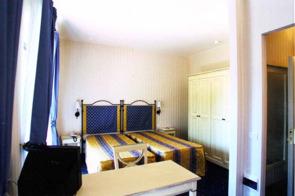 Economy Twin Room