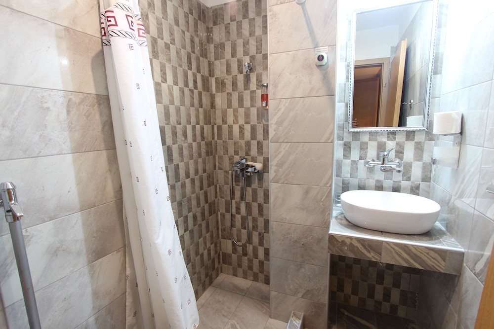Standard Triple Room photo 2