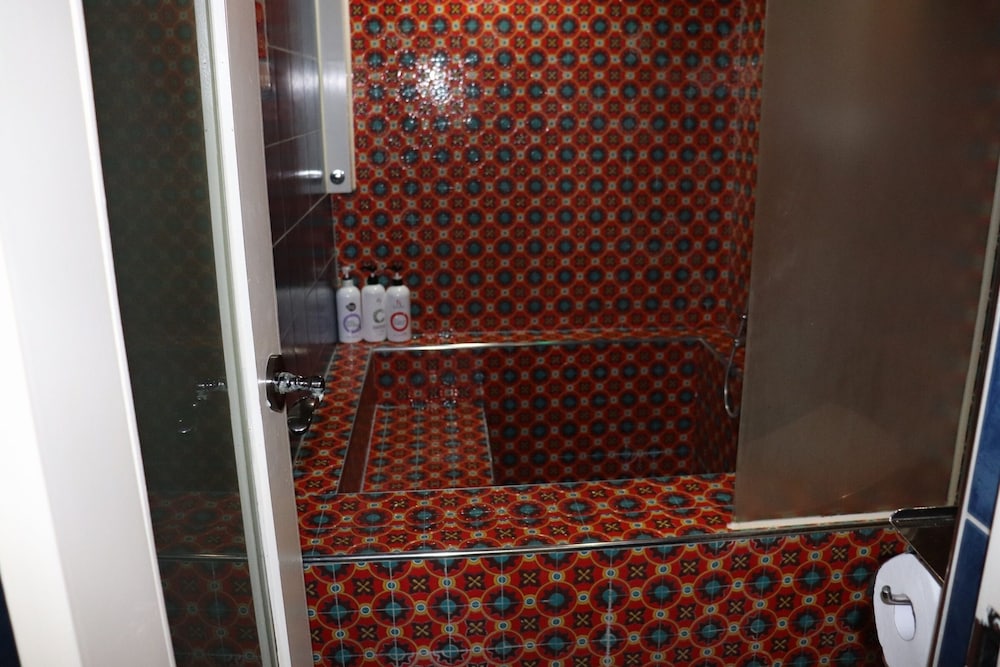 VIP Room - Photo 19