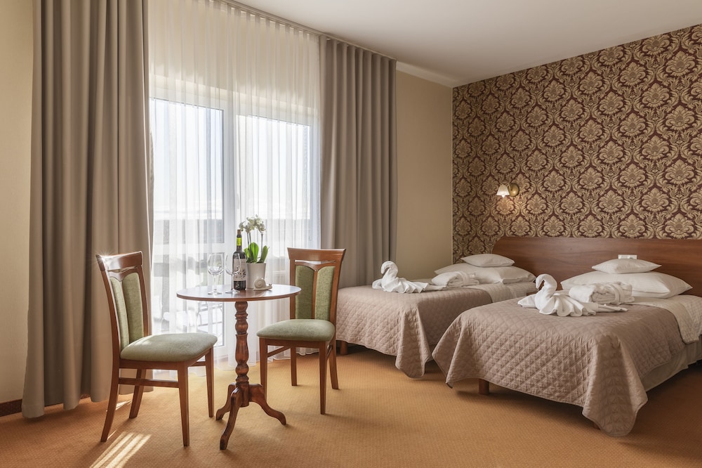 Deluxe Double Room - Photo 10