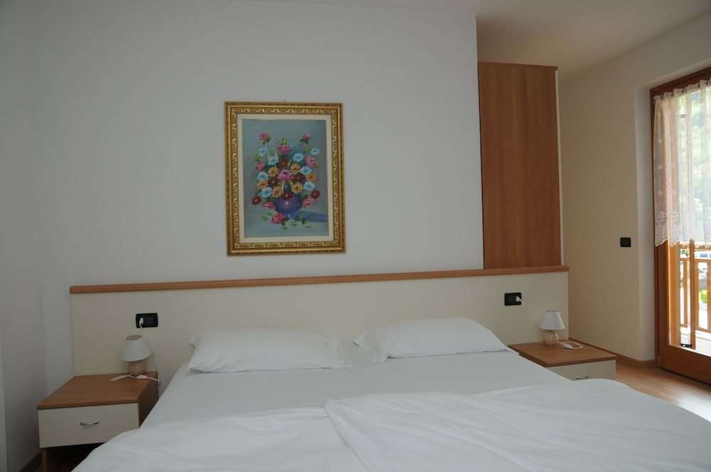 Apartment photo 2