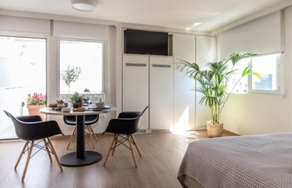 Panoramic Room