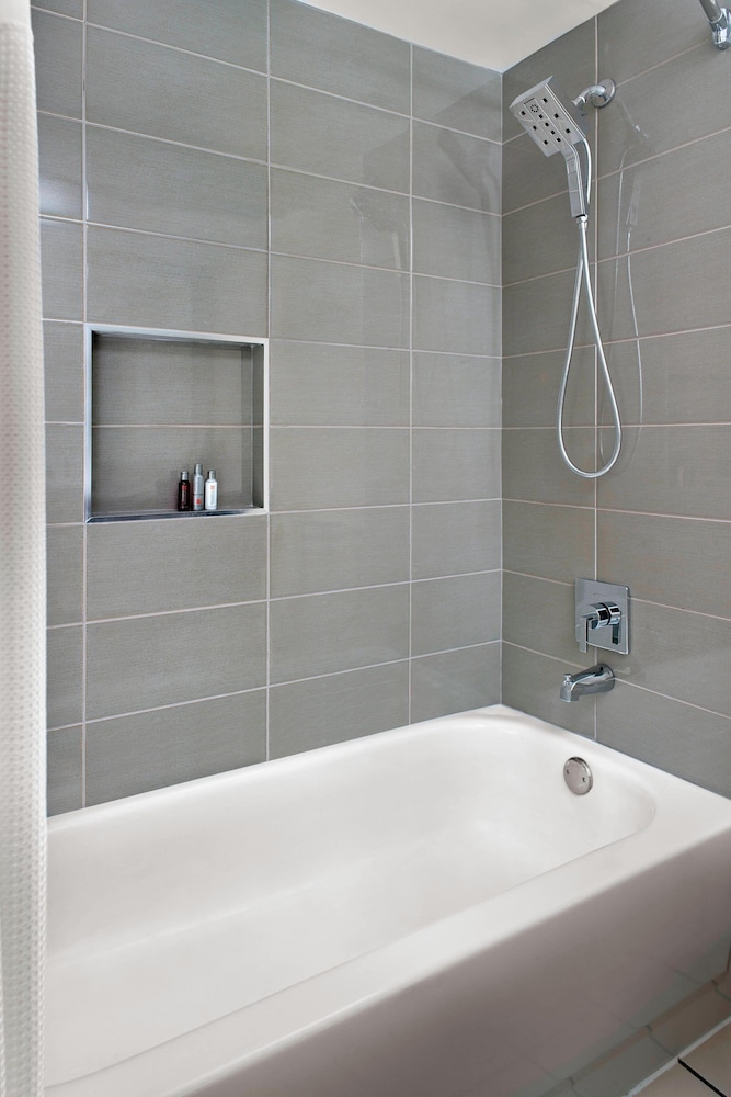 Suite, 1 Bedroom, Tower - Photo 4