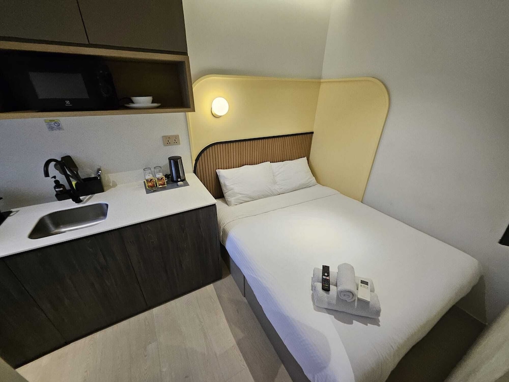 Standard Studio, 1 Queen Bed photo 1
