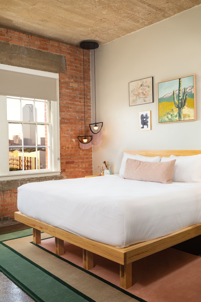 Standard Room, 1 King Bed - Photo 4