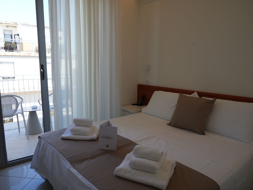 Single Room, Balcony