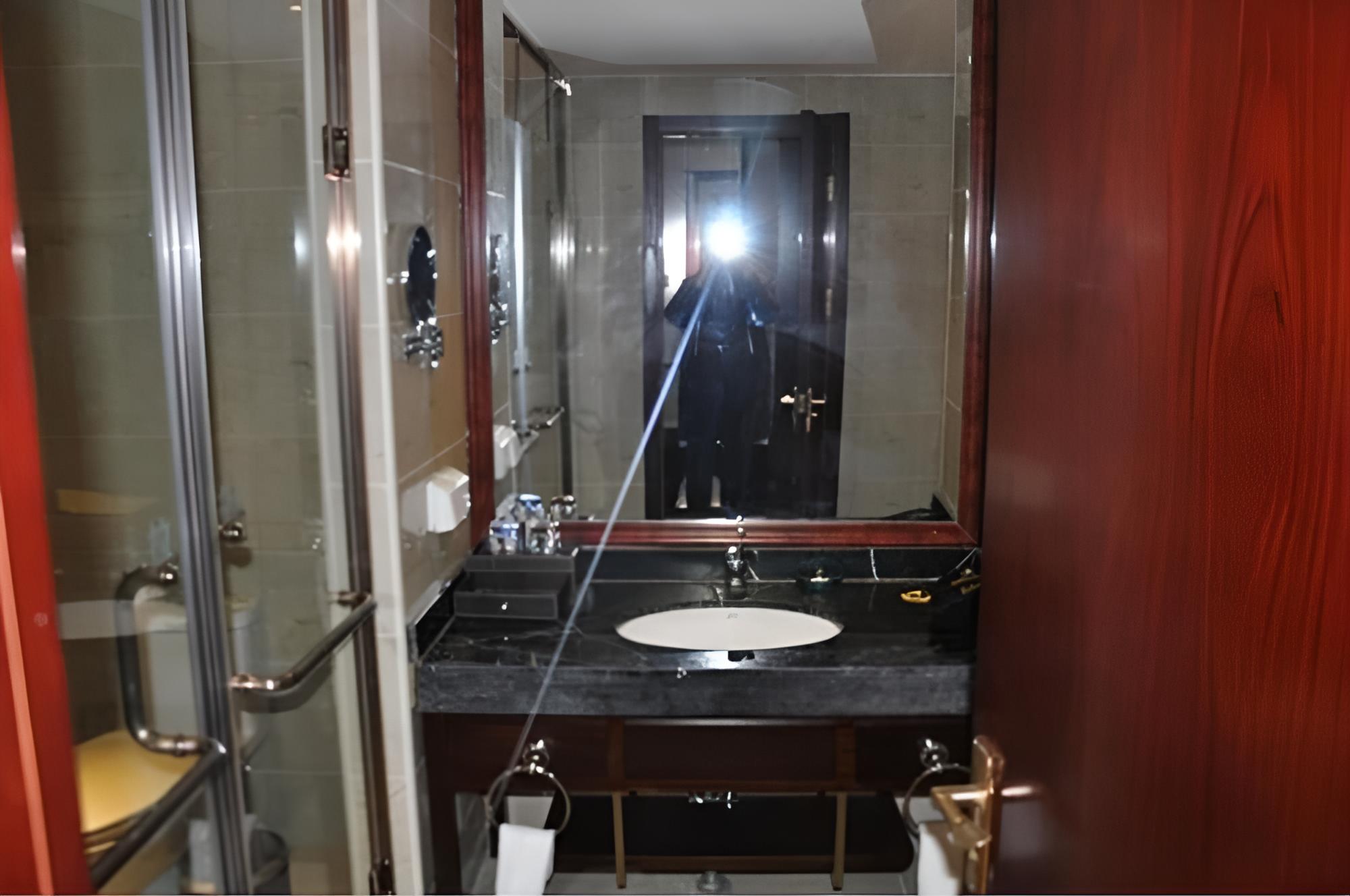 Deluxe Suite photo 2