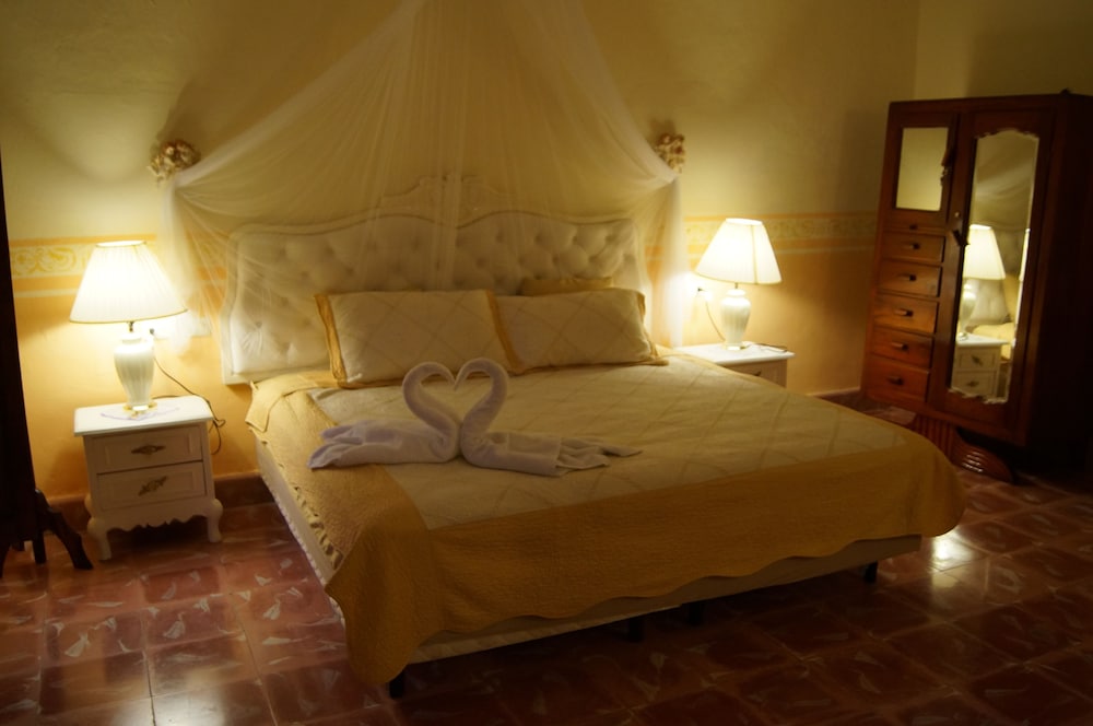 Honeymoon Suite, 1 King Bed photo 1