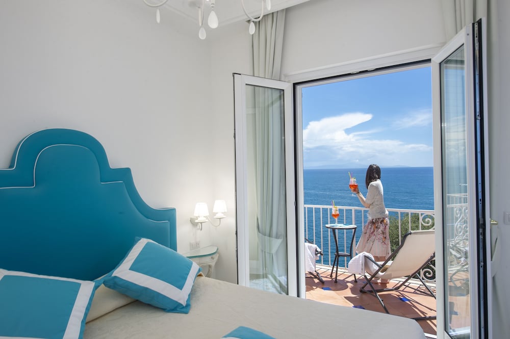 Double or Twin Room, Sea View - Photo 16