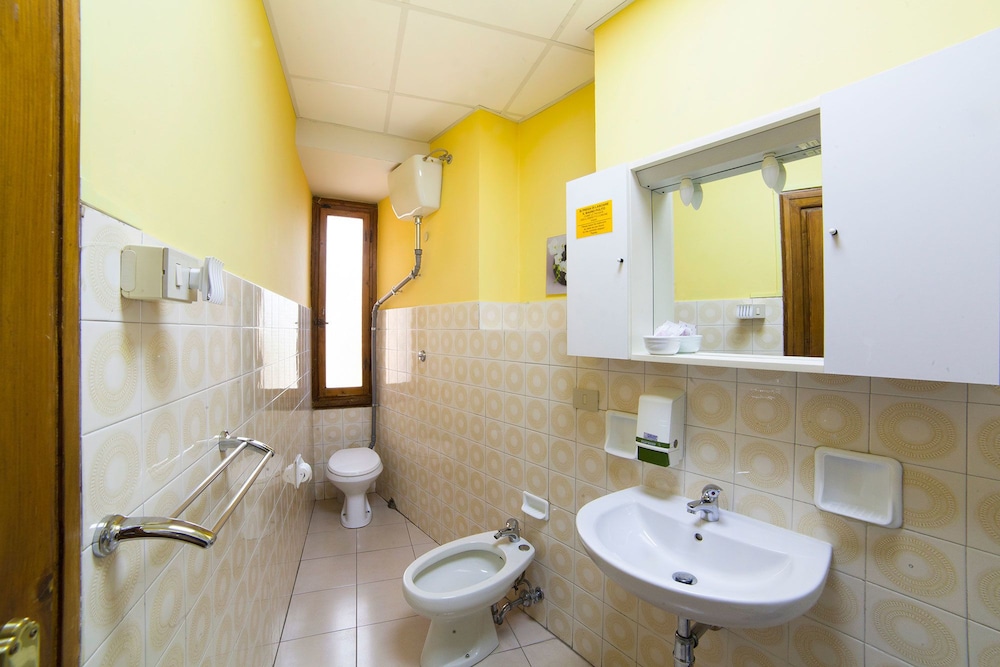 Quadruple Room, Private Bathroom photo 2