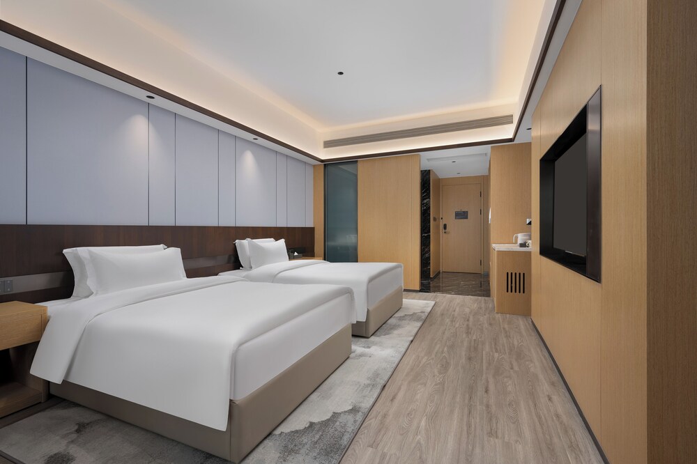 Comfort Twin Room, City View photo 1