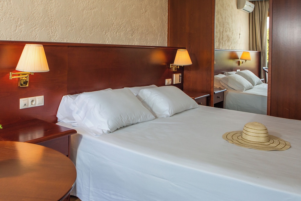 Standard Double Room - Photo 1