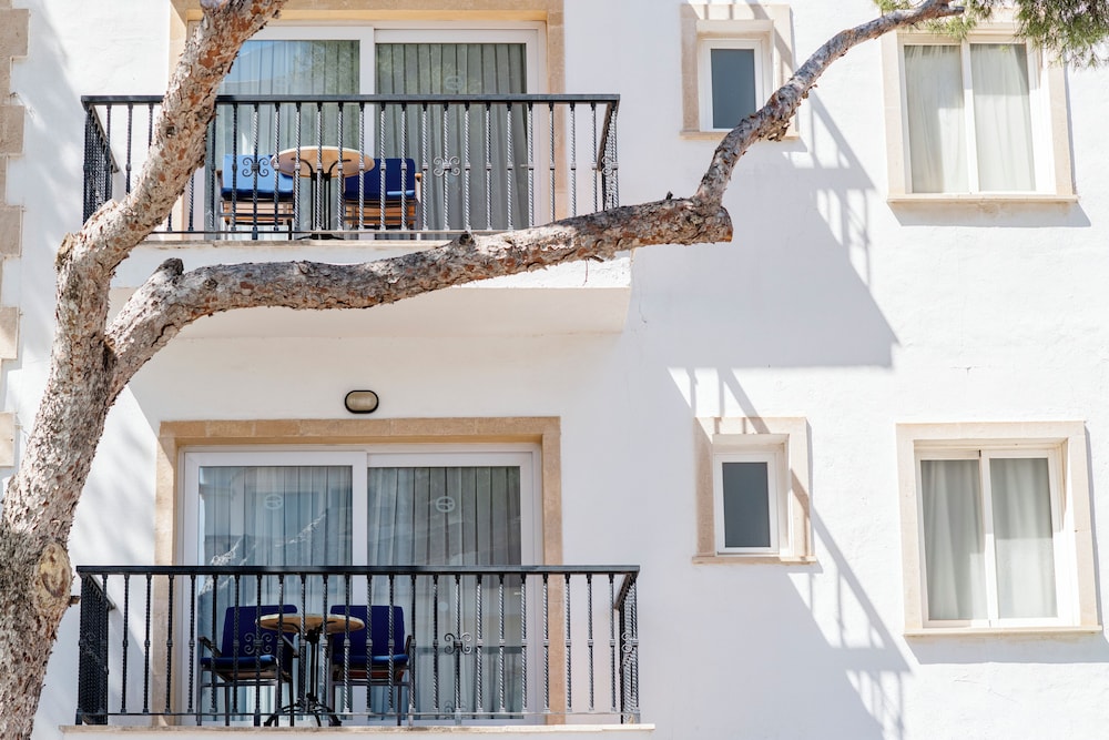 Double Room, Partial Sea View (1 Adult + 1 Child)
