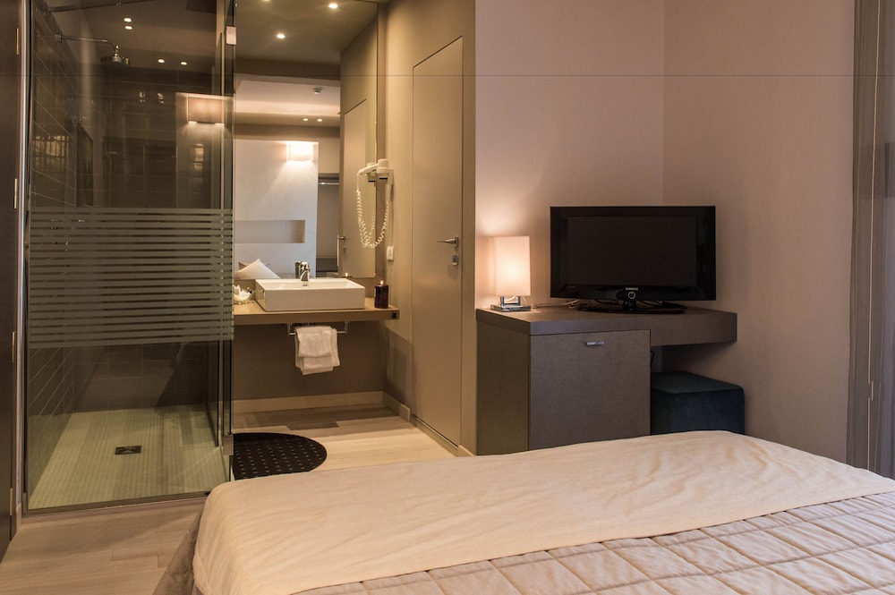 Double Room - Photo 8