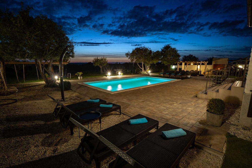 Villa photo 3