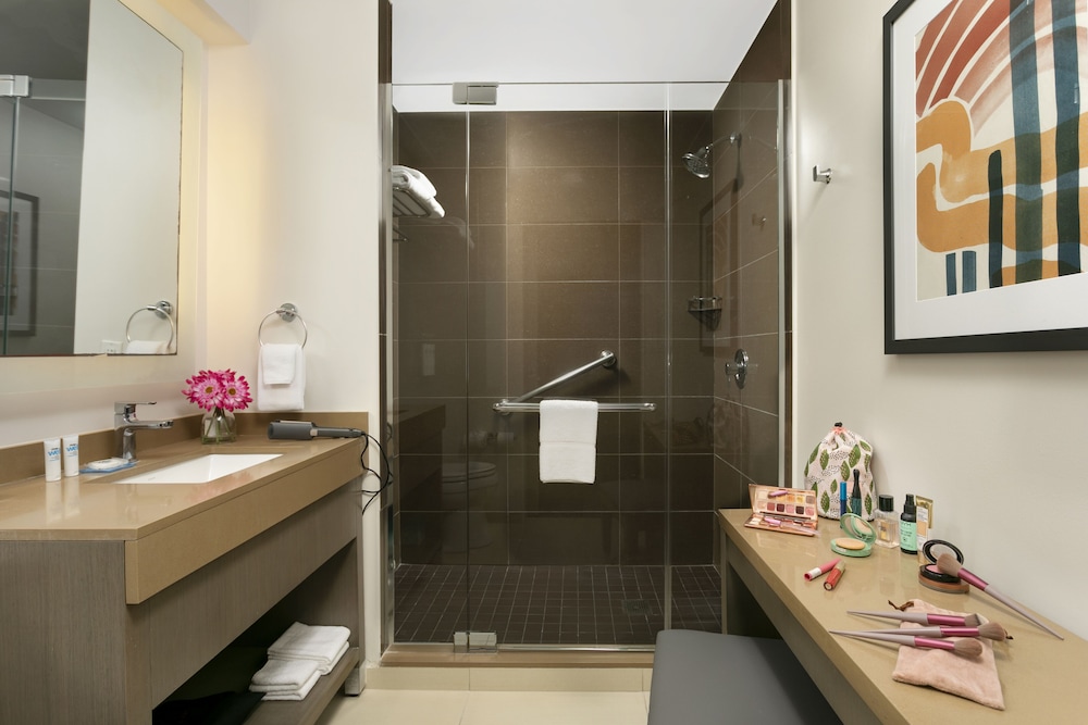 One Bedroom King Suite photo 1